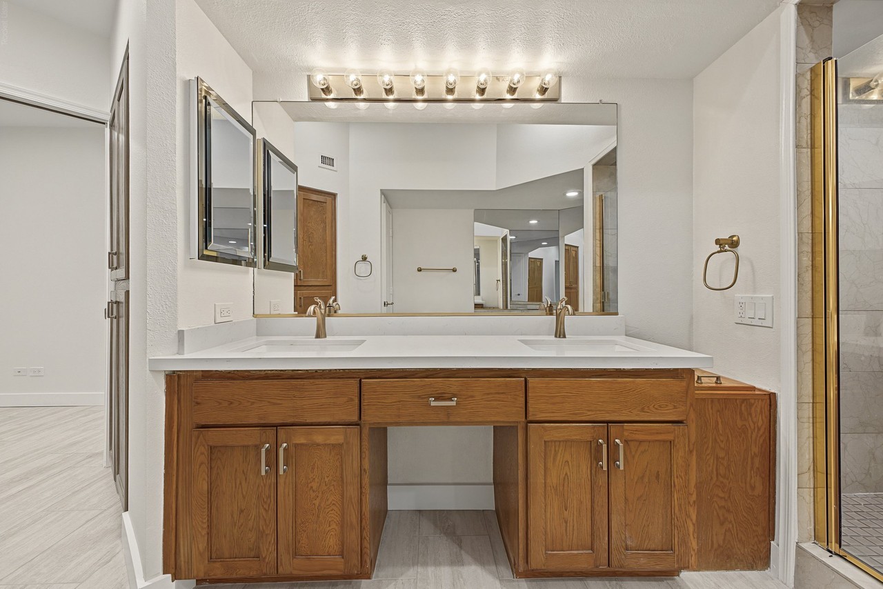 902 W Glendale Ave #104 - Photo 6 of 20