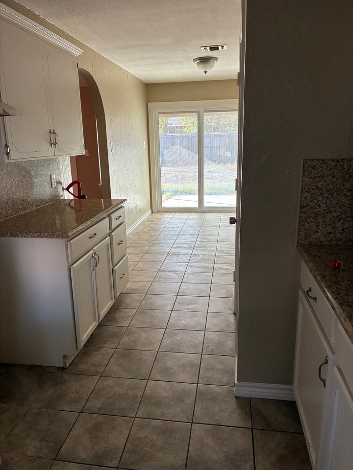 617 Van Zandt St - Photo 4 of 13