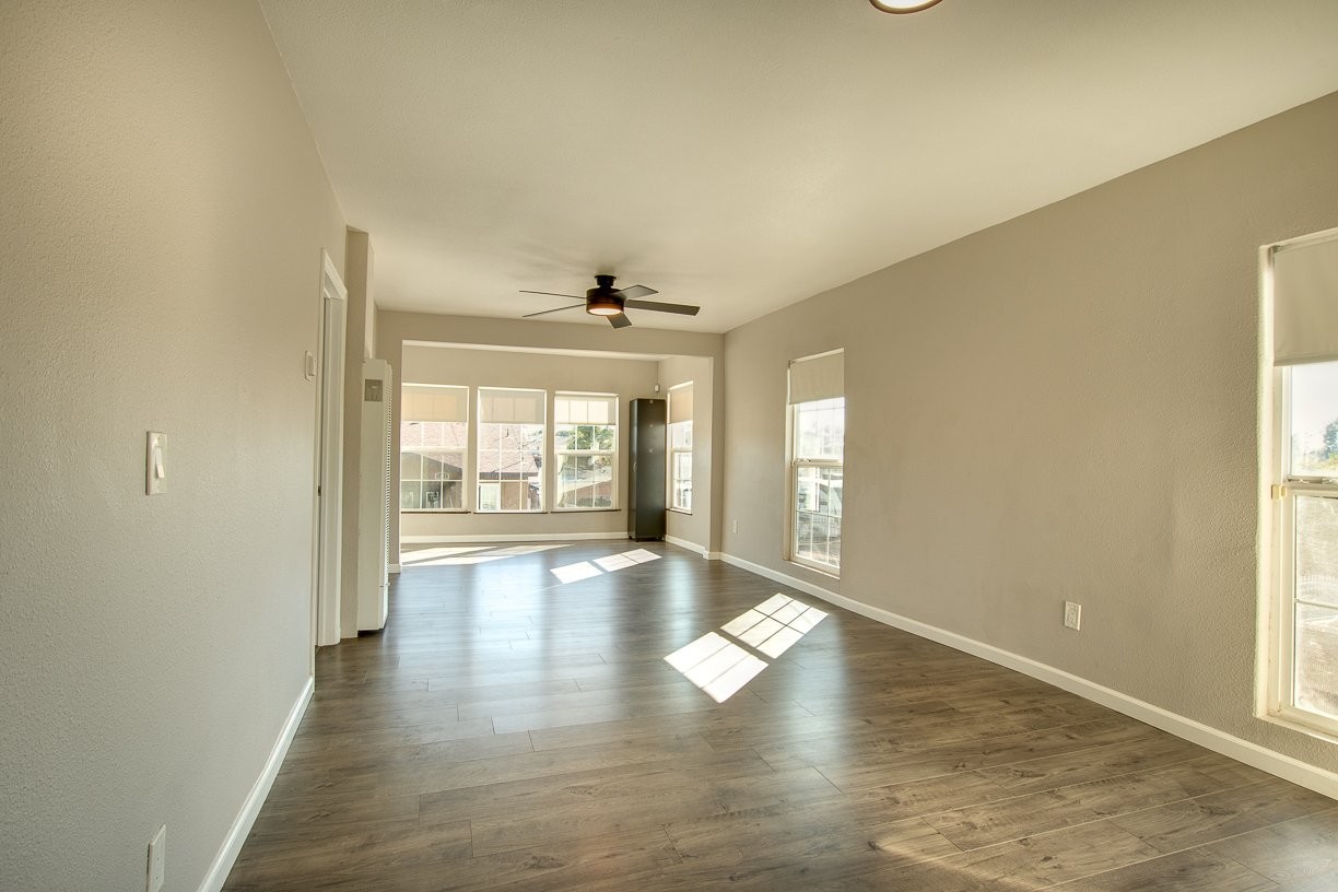3776 Franklin Ave - Photo 3 of 19