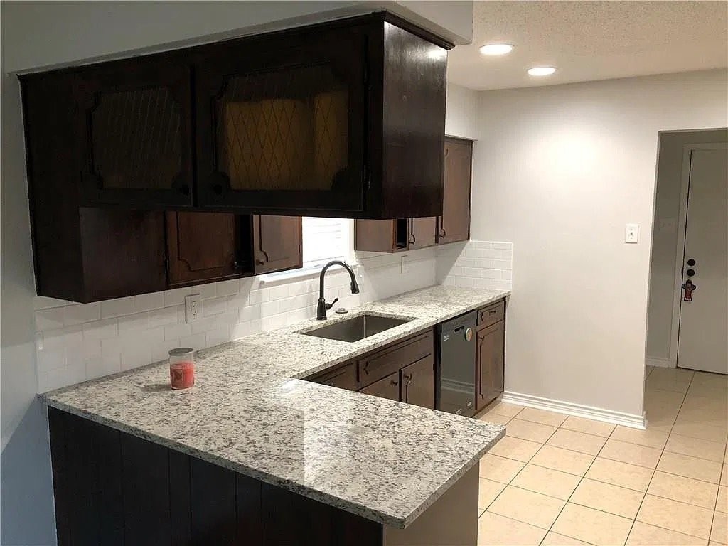 1809 Crest View Dr #2 - Photo 5 of 13