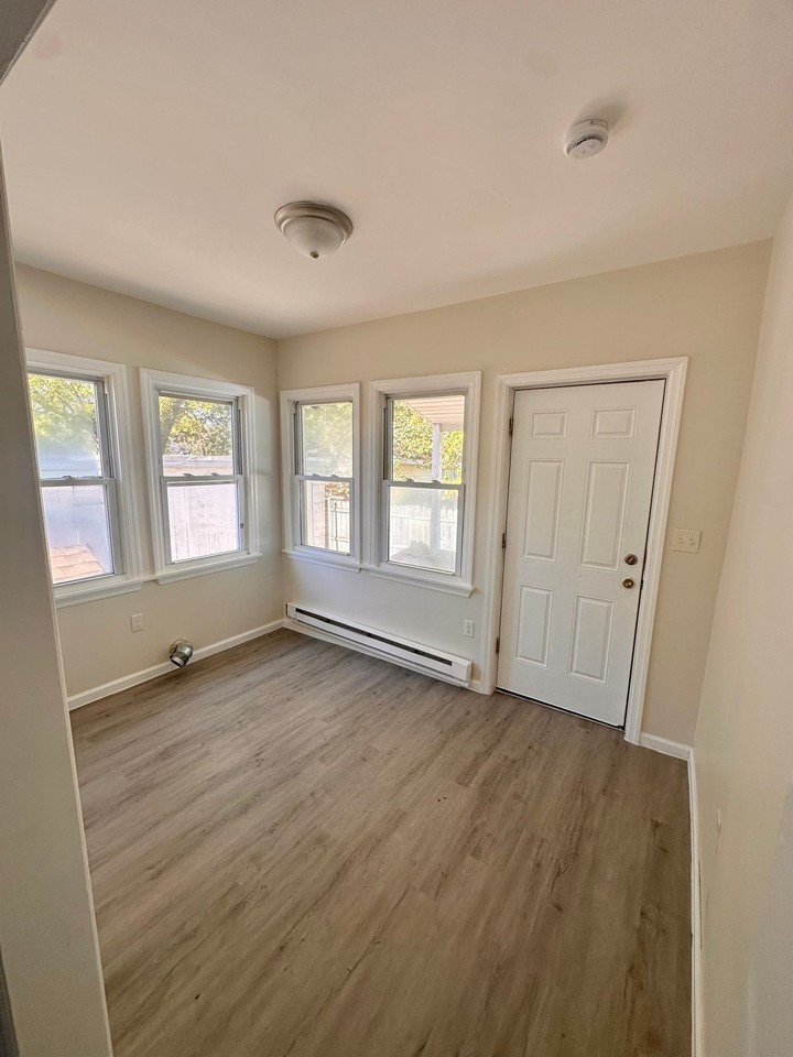 137 N 3rd St - Photo 2 of 4
