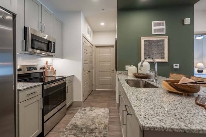 2201 Sh #14205 - Photo 7 of 8