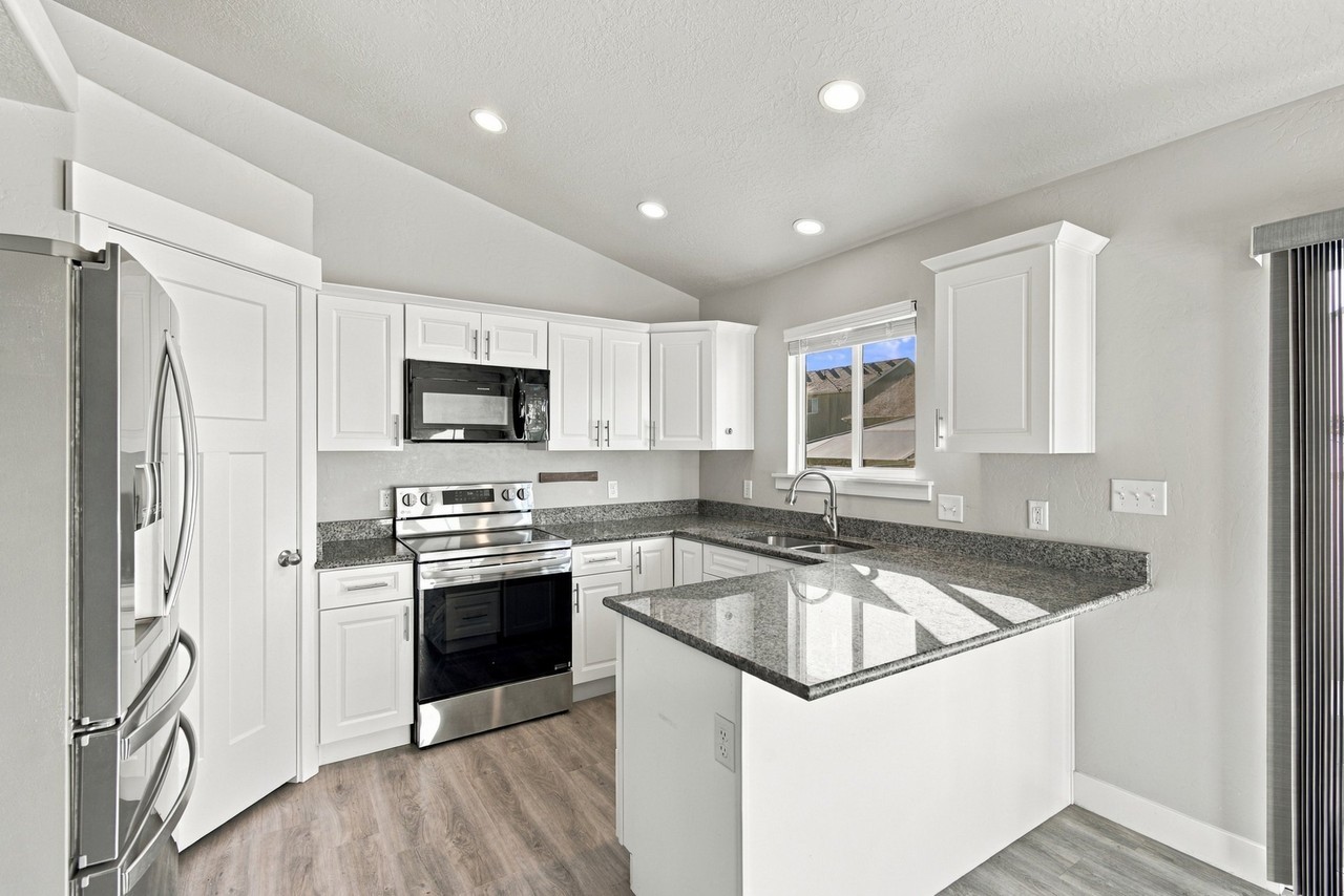 1298 E Rachel Way - Photo 5 of 18