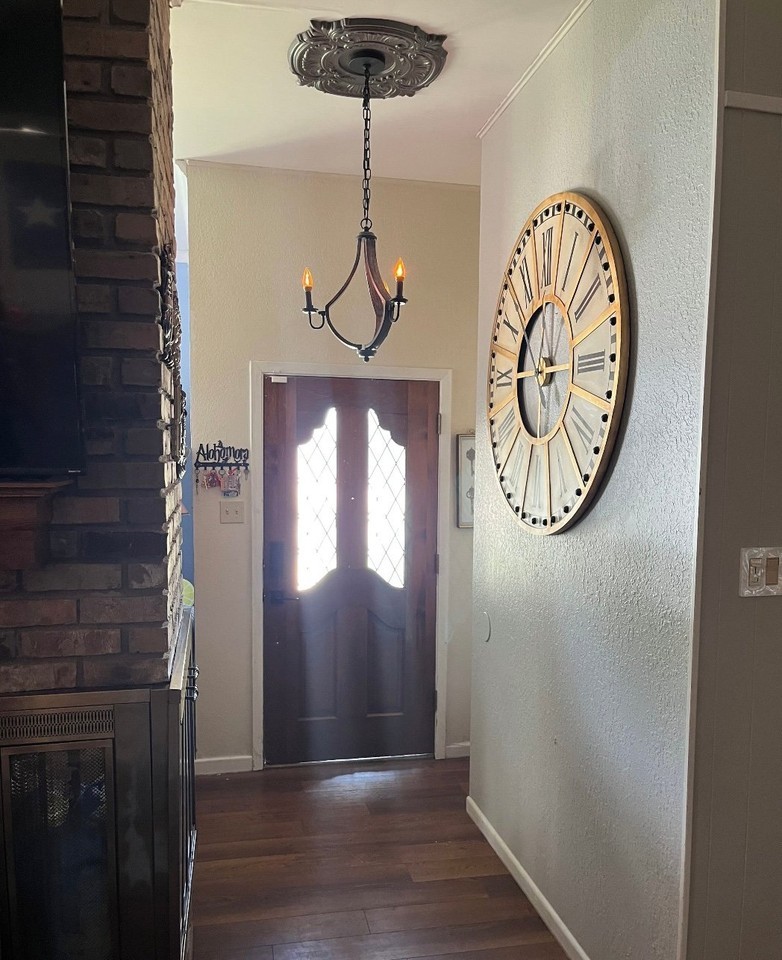 3034 Woodway Cir - Photo 3 of 5