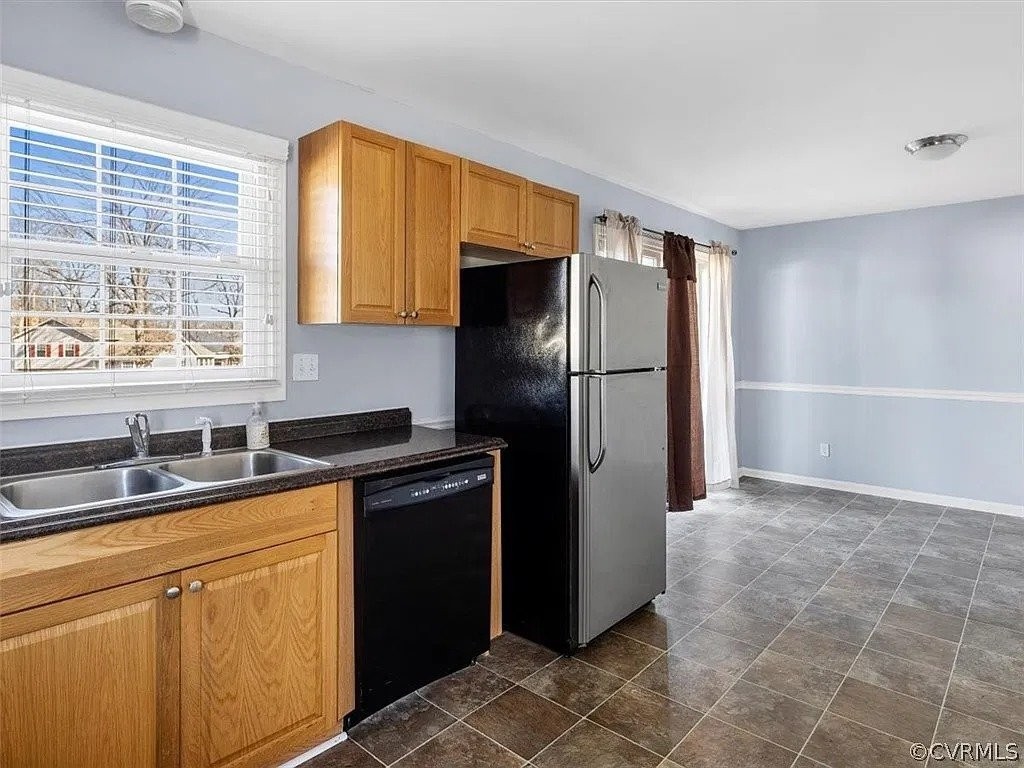 6000 Gatesgreen Dr - Photo 4 of 19