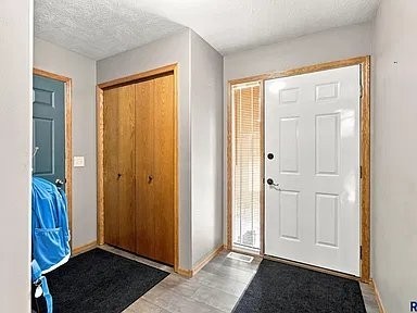 6216 S Mogen Ave - Photo 3 of 20