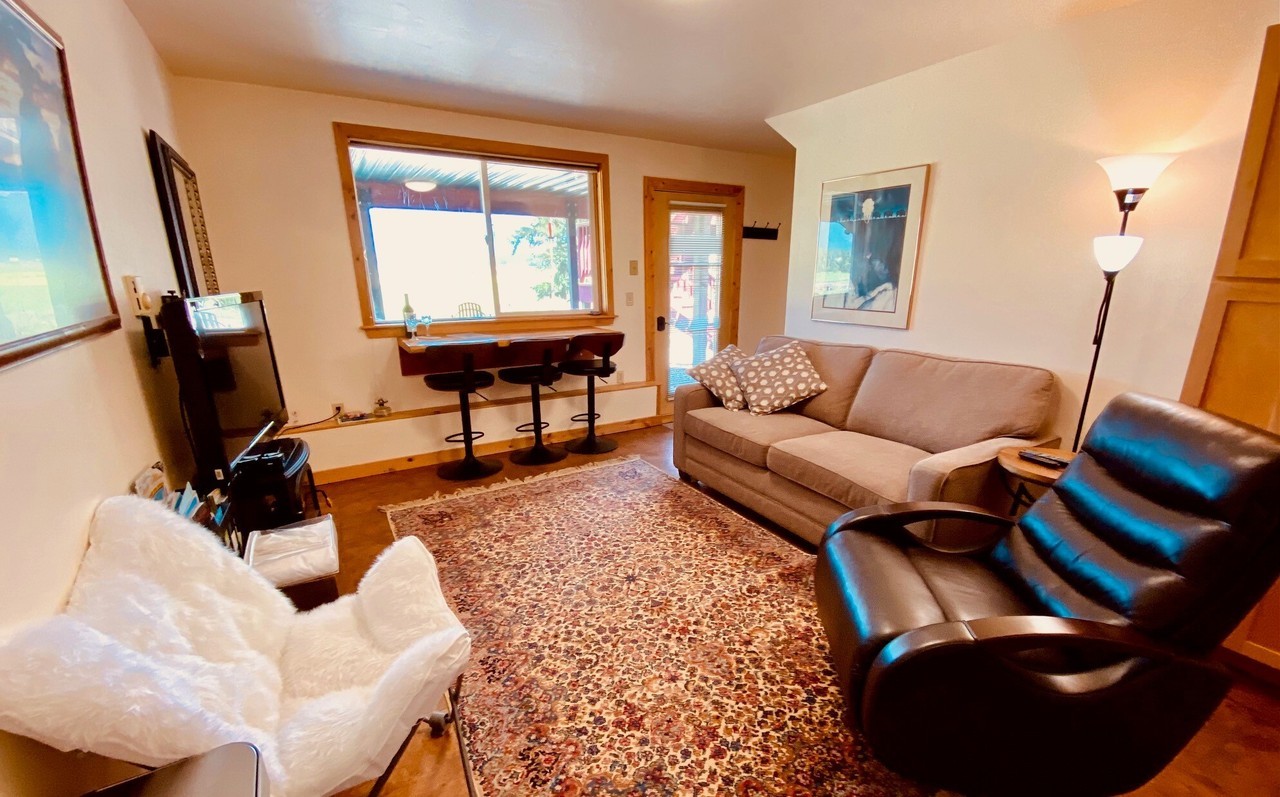 583 Riverside Road - Photo 4 of 8