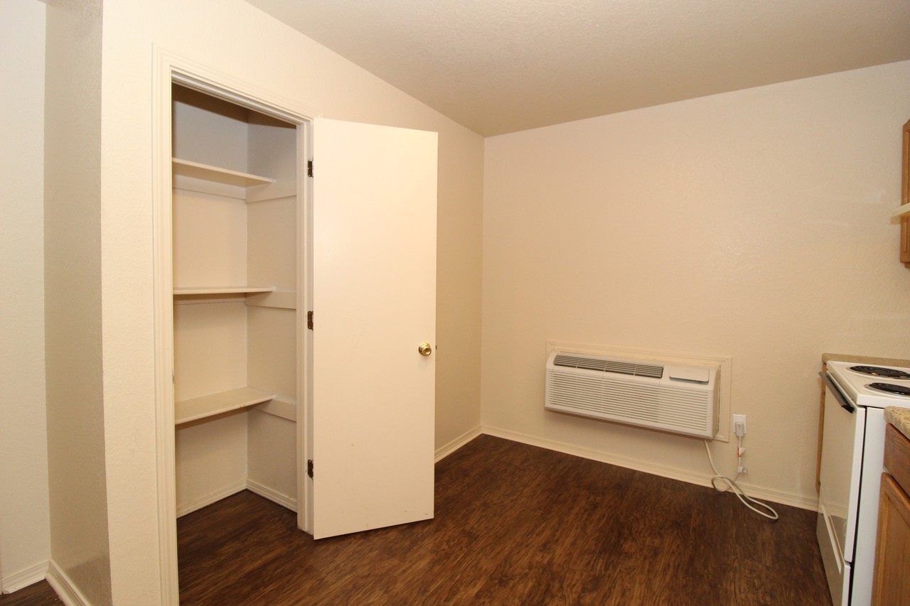 418 South 12th St. 8-Plex - Photo 2 of 13