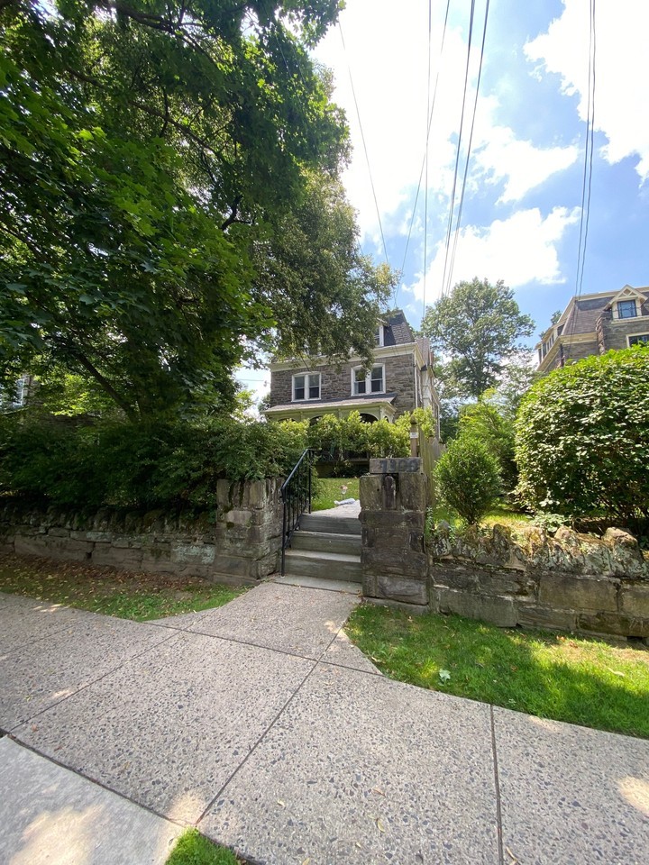 7300 Boyer St Philadelphia, PA 19119 - Photo 5 of 17