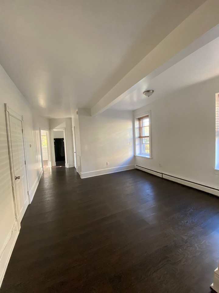 7300 Boyer St Philadelphia, PA 19119 - Photo 7 of 17