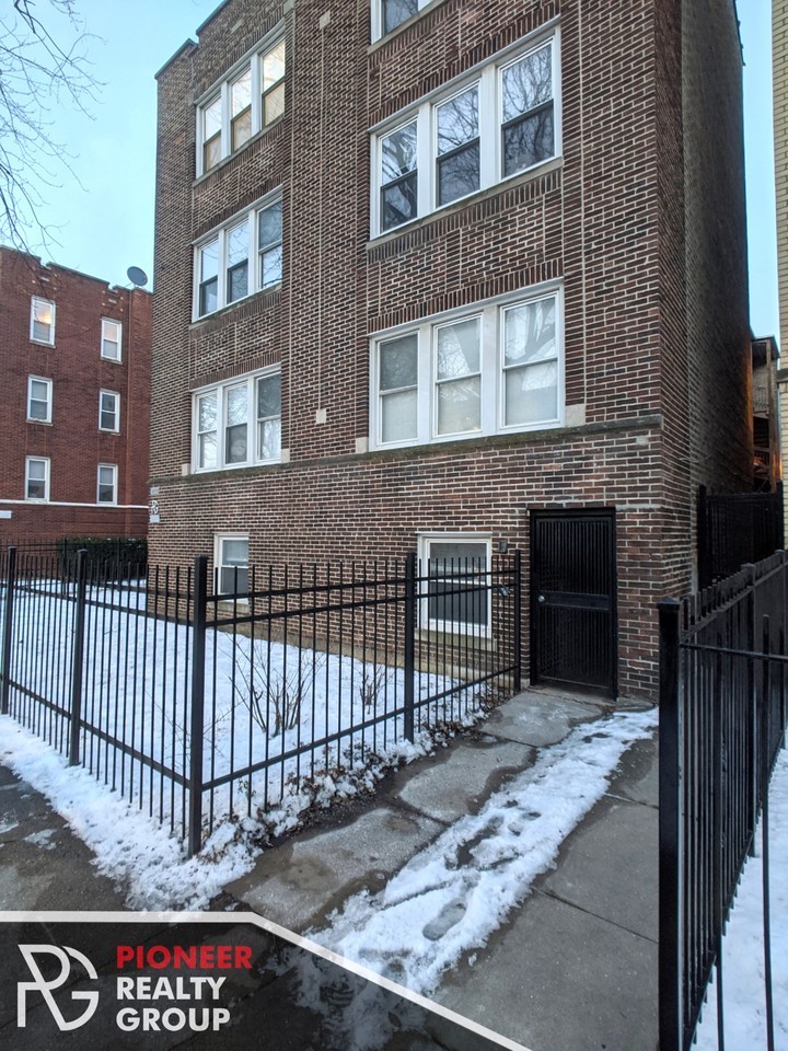 5027 N. Harding - Photo 2 of 2