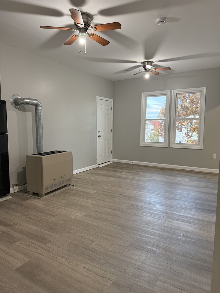 377 Ashley Boulevard New Bedford - Photo 2 of 13