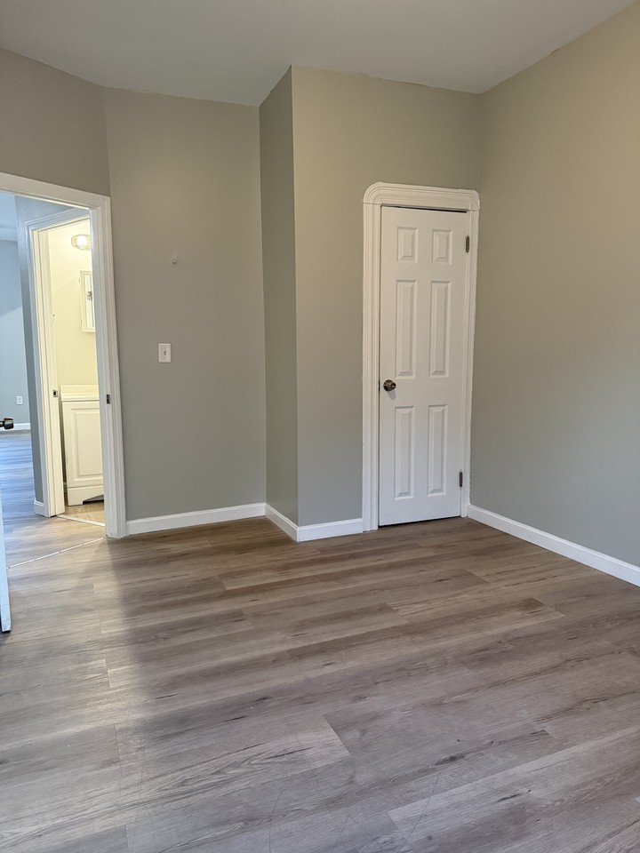 377 Ashley Boulevard New Bedford - Photo 6 of 13