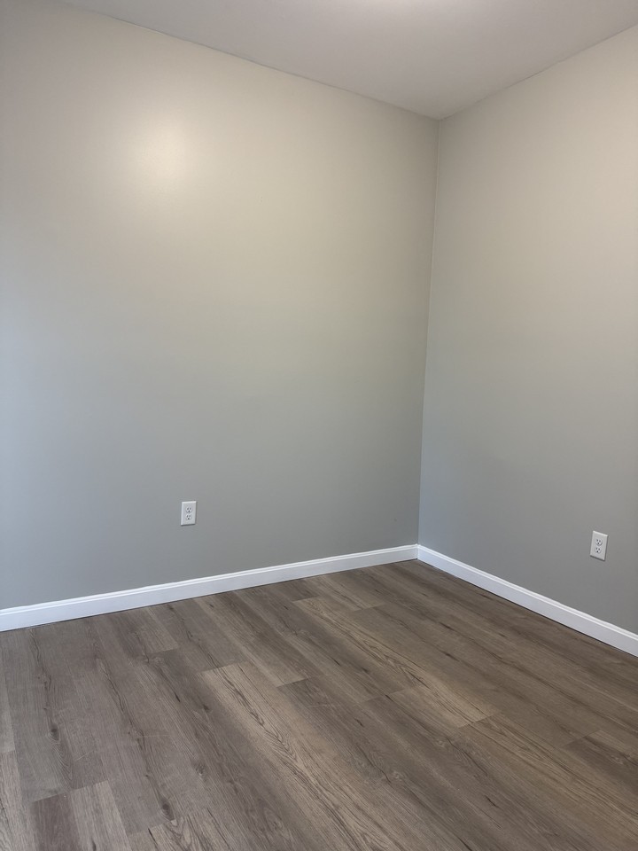 377 Ashley Boulevard New Bedford - Photo 7 of 13