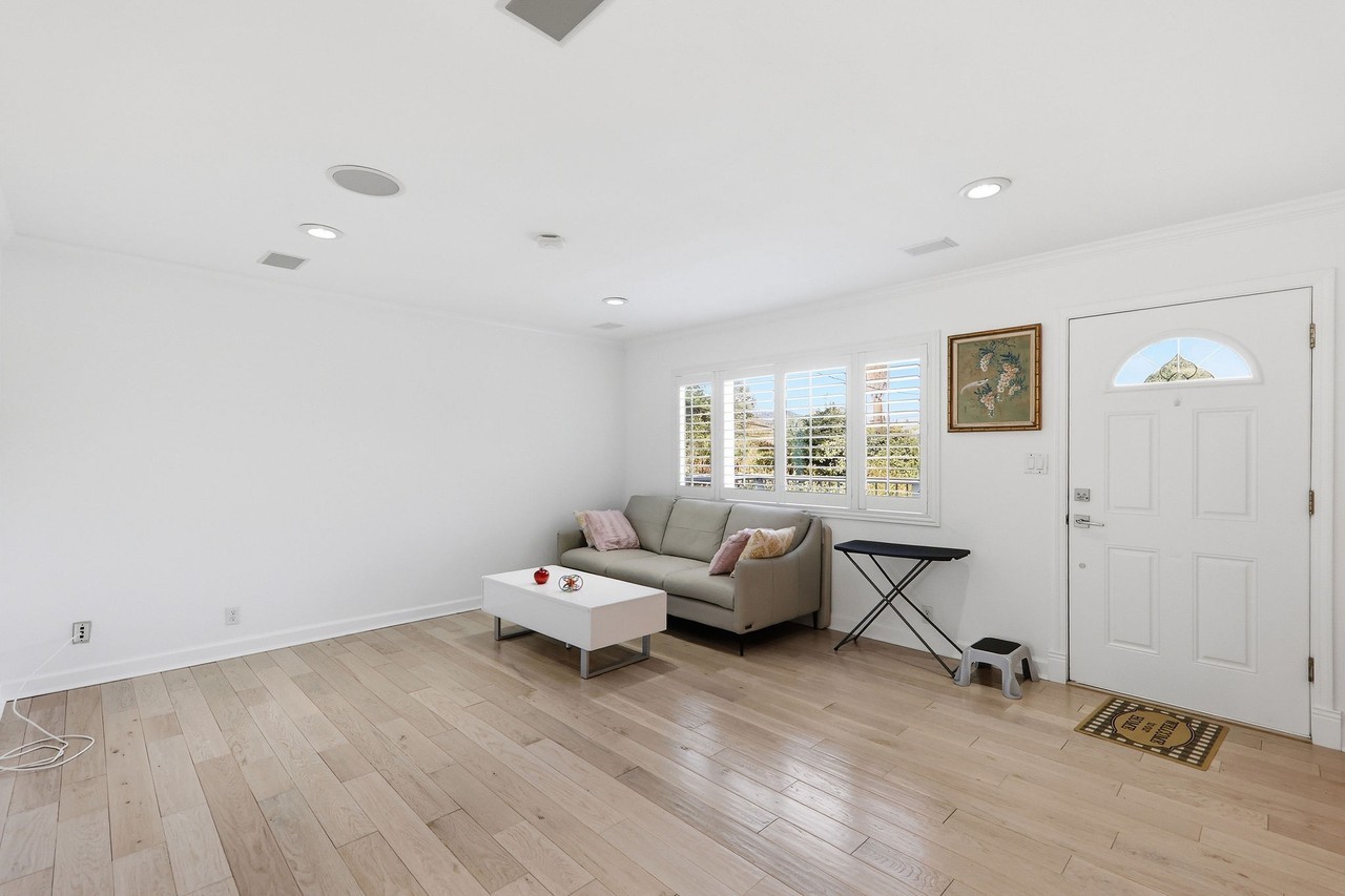 729 W Orange Ave #1 - Photo 3 of 33