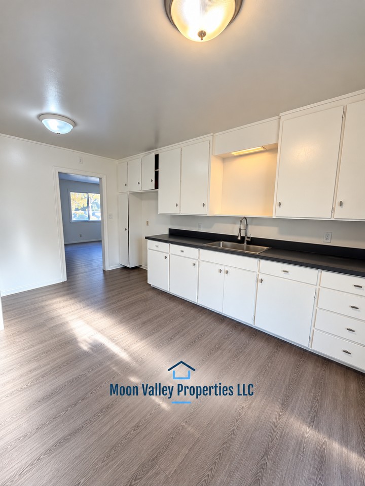 6028 Susan Dr #1 - Photo 4 of 10