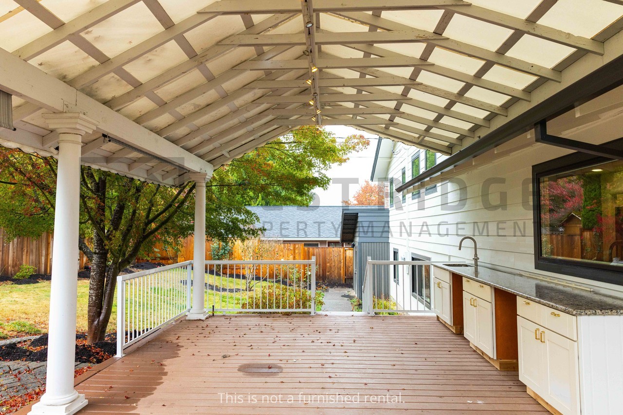 5395 Sw Chestnut Ave #1 - Photo 4 of 50