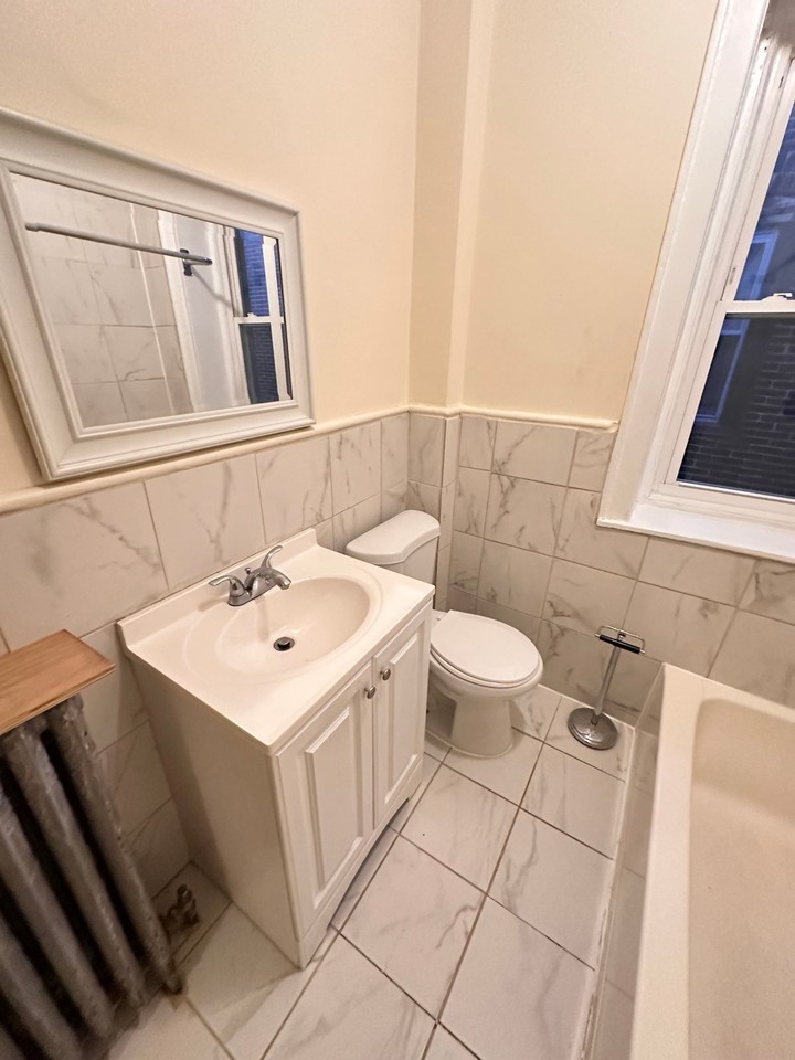 4836 Walnut St Apt 3rd #4836-3rdFL - Photo 7 of 15