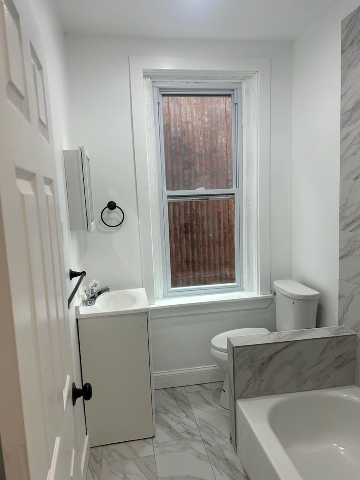 5023 Walnut St 3rd Fl #5023-3FL - Photo 2 of 11
