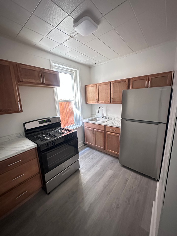 5023 Walnut St 3rd Fl #5023-3FL - Photo 3 of 11