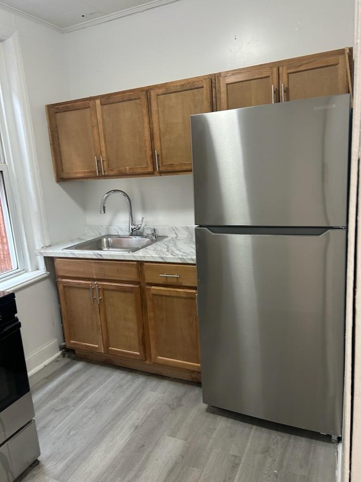 5023 Walnut St 3rd Fl #5023-3FL - Photo 4 of 11