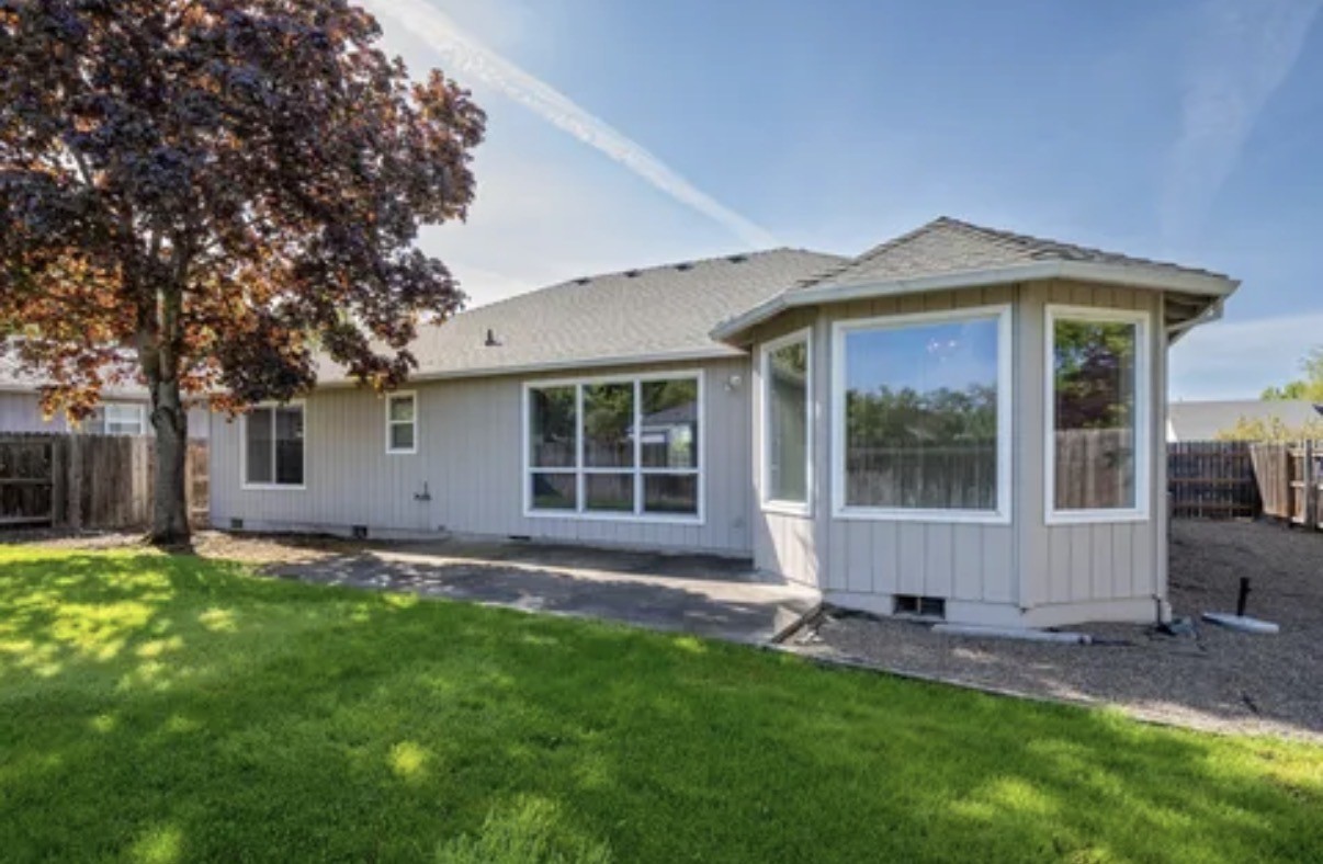 1621 Hollyhock Dr #1 - Photo 6 of 8