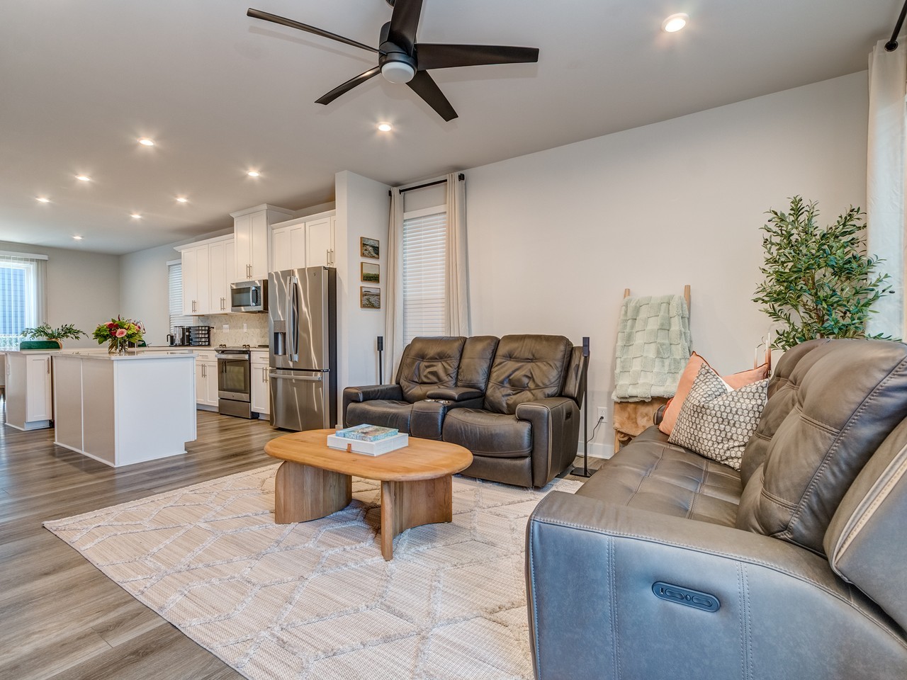 1033 Simcoe Ln #1 - Photo 5 of 27