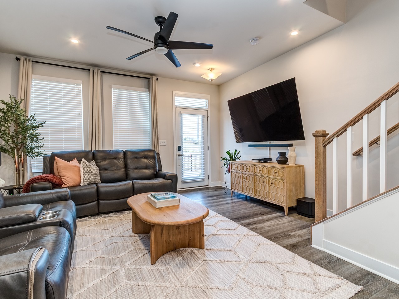 1033 Simcoe Ln #1 - Photo 6 of 27