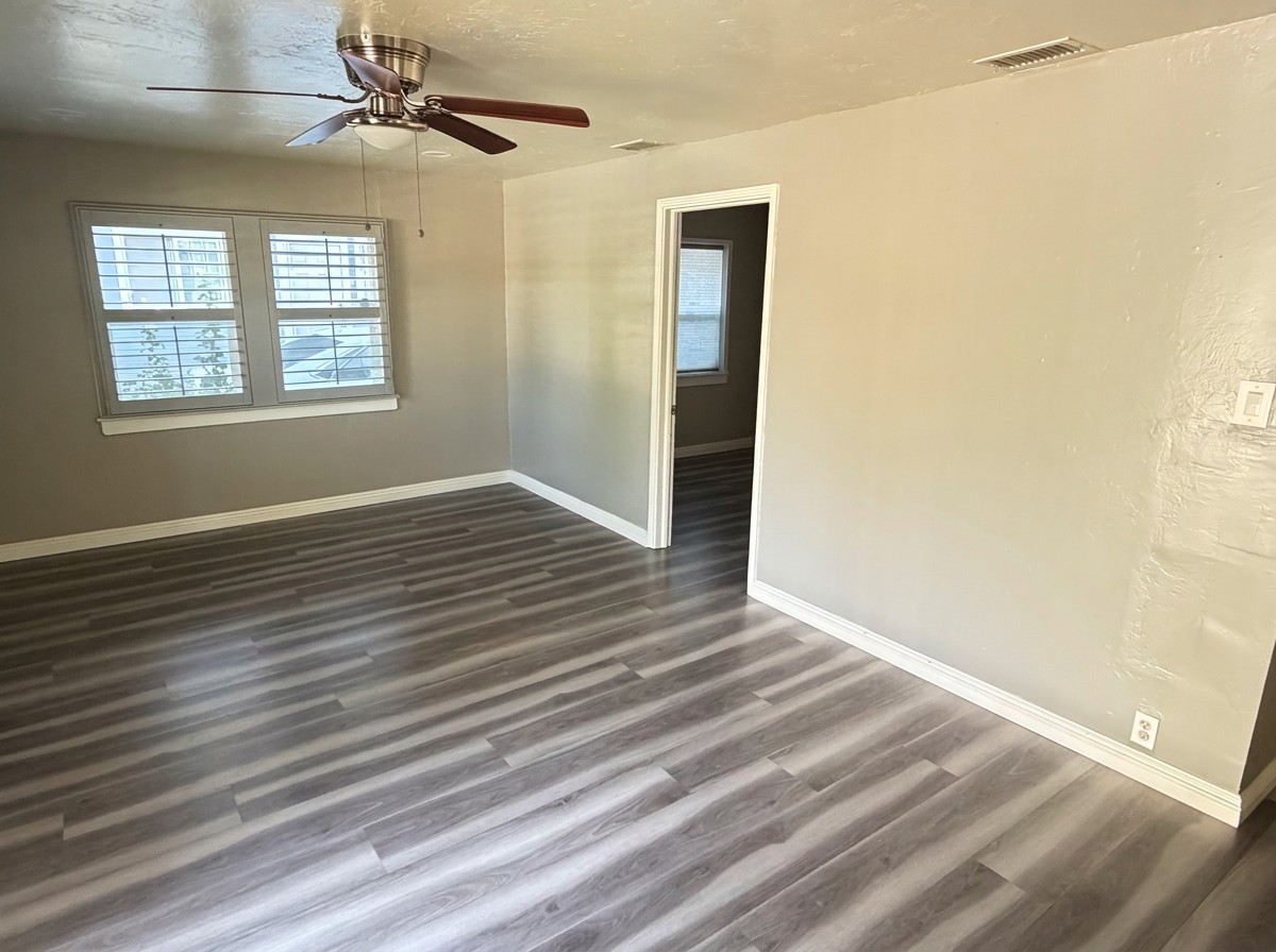 2534 C St #1 - Photo 2 of 10