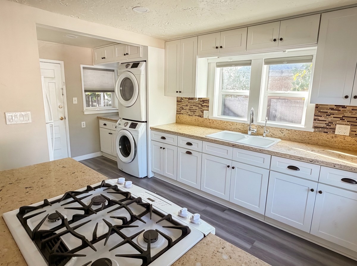 2534 C St #1 - Photo 5 of 10