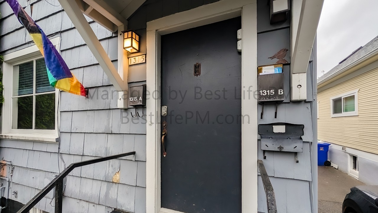 1315 Se 37th Ave #A - Photo 2 of 24