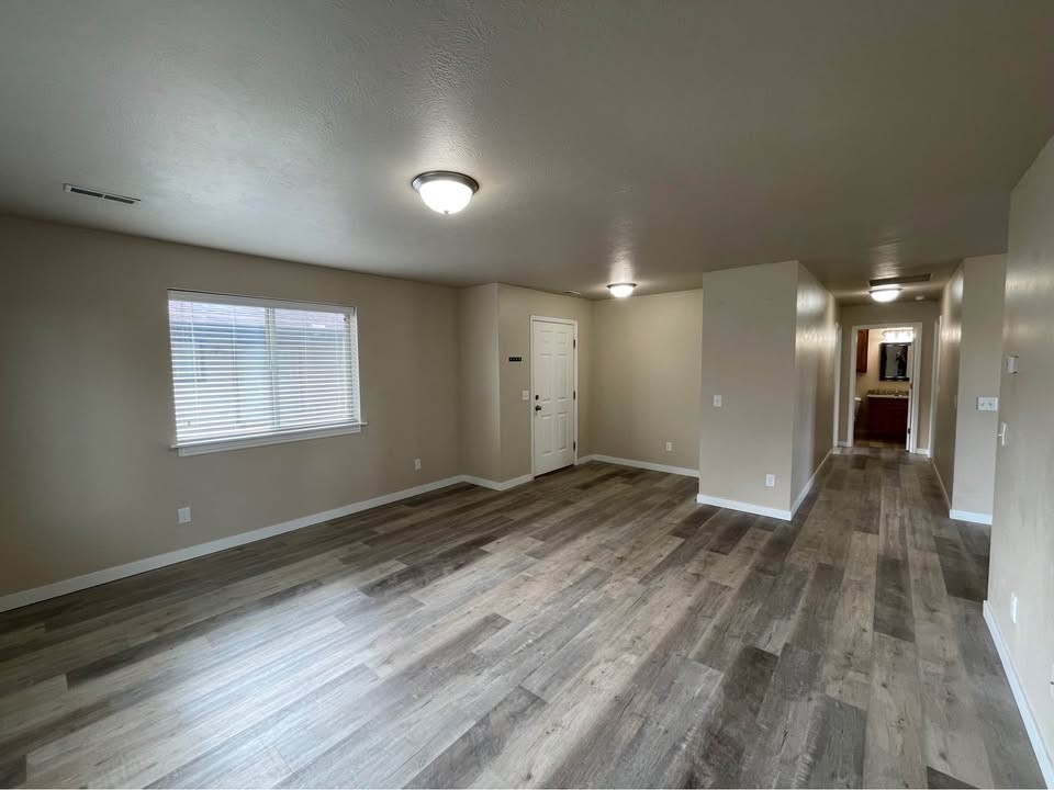1610 20th St #4 - Photo 3 of 13