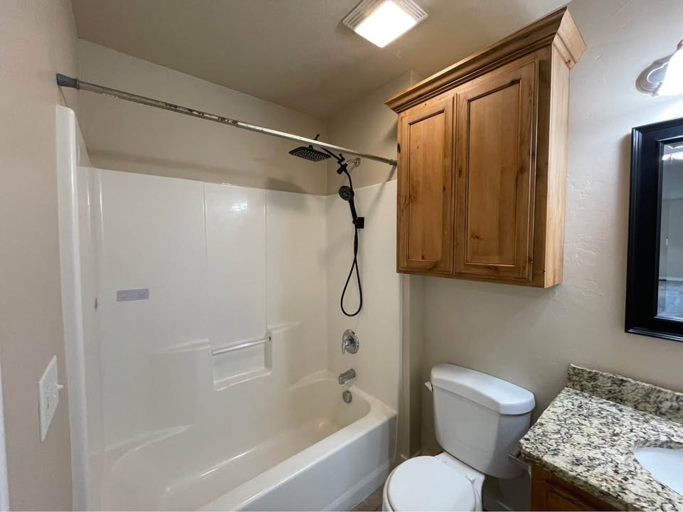 1610 20th St #4 - Photo 6 of 13