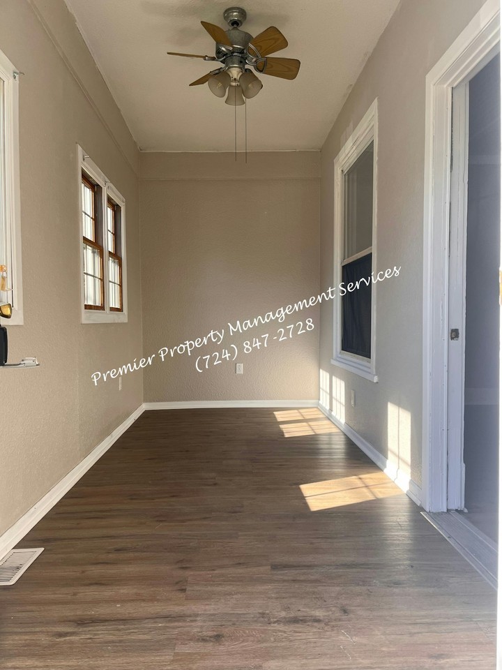 818 26th Street - Photo 3 of 17