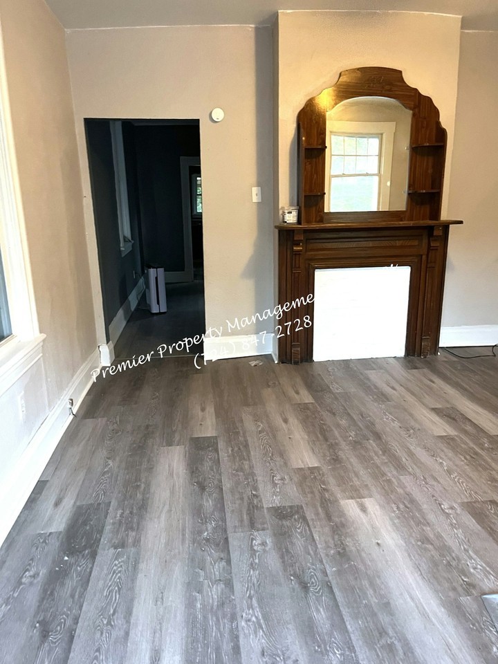 1011 10th Avenue - Photo 2 of 17