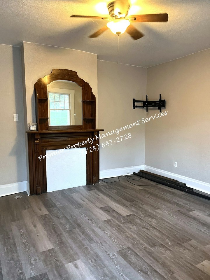 1011 10th Avenue - Photo 3 of 17