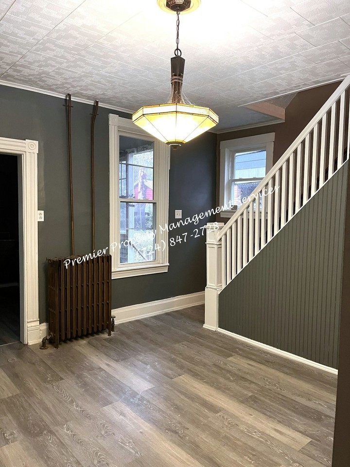 1011 10th Avenue - Photo 5 of 17