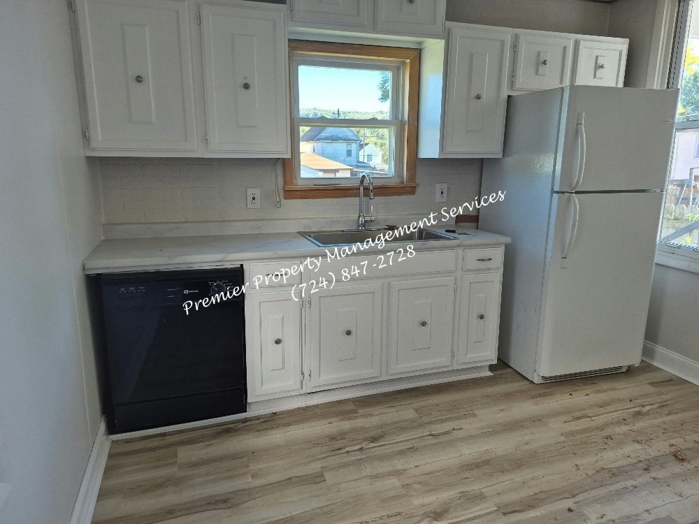 4724 5th Avenue - Photo 4 of 21