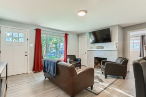 featured image of 2283 Elmira St