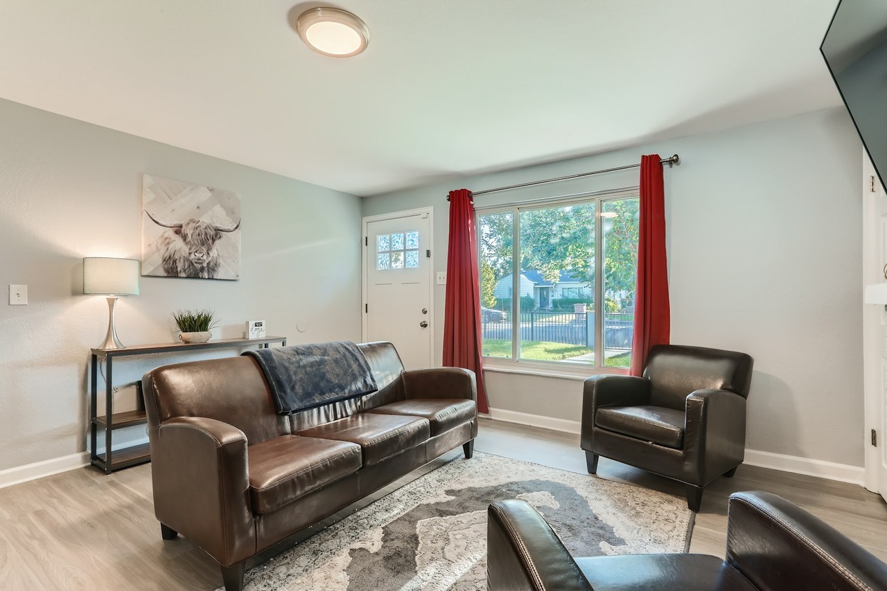 2283 Elmira Street - Photo 5 of 20