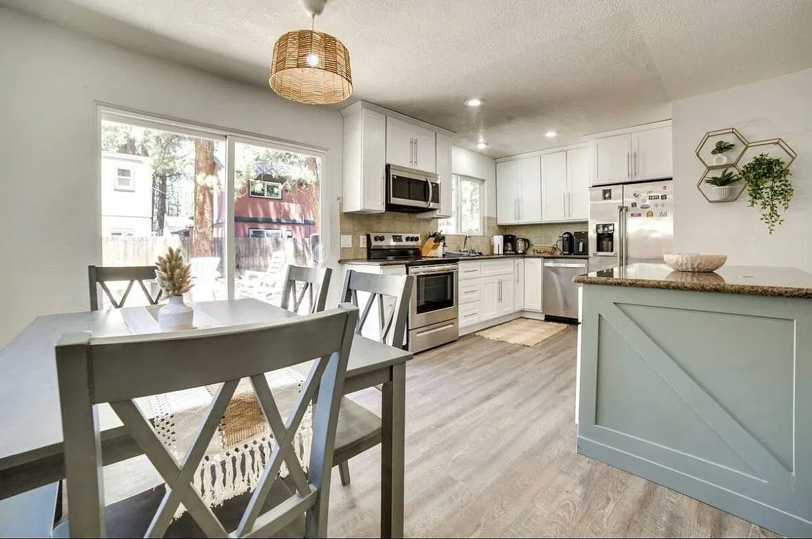 851 Los Angeles Ave - Photo 3 of 22