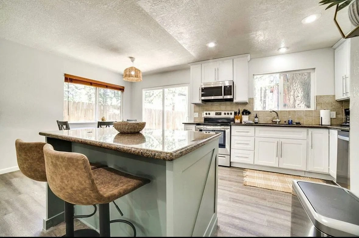 851 Los Angeles Ave - Photo 4 of 22