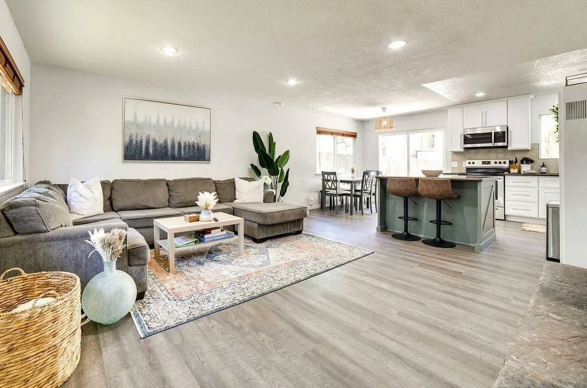 851 Los Angeles Ave - Photo 7 of 22