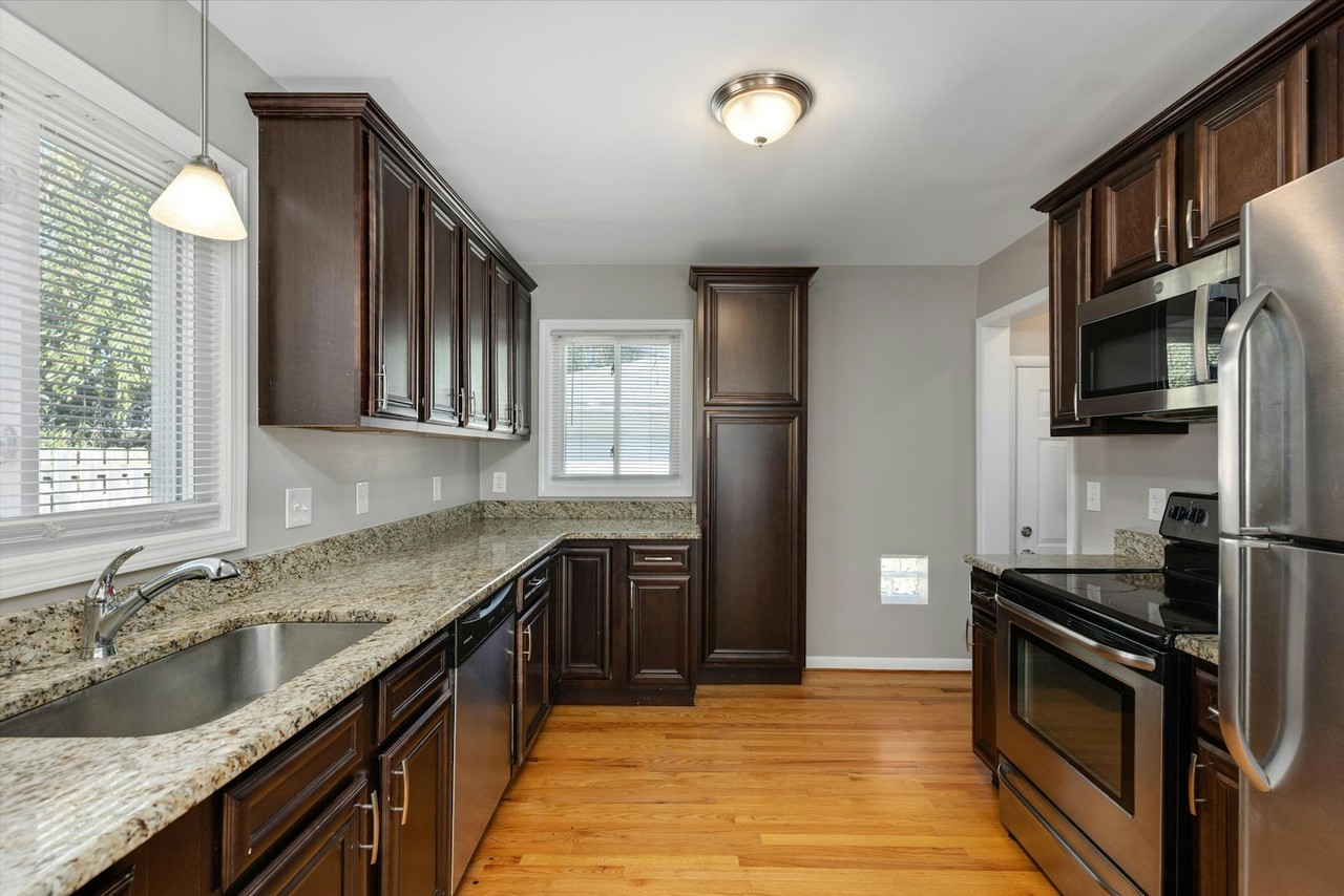 1425 Genesee Avenue - Photo 3 of 30