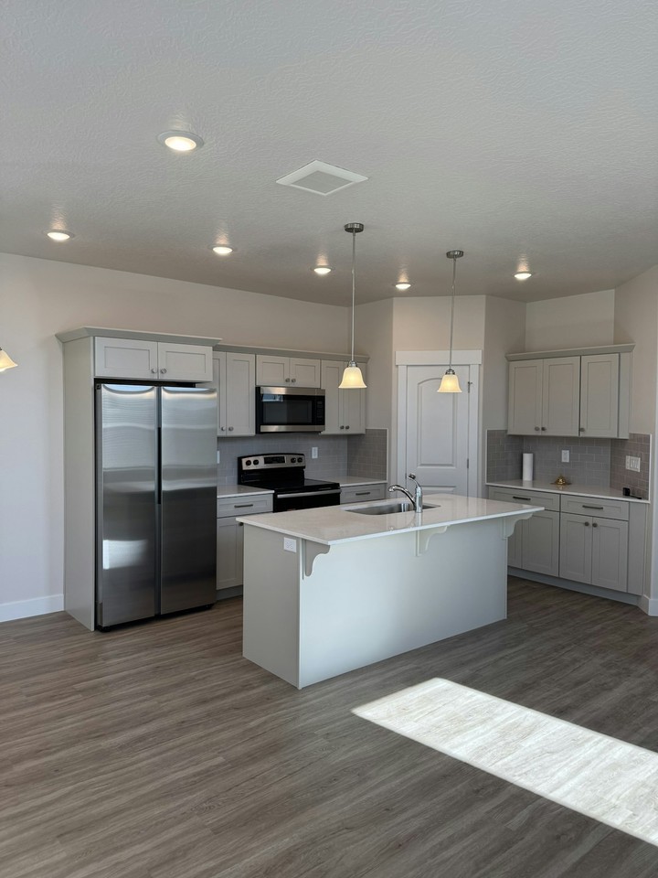 2841 Blue Dawn Lane - Photo 4 of 34