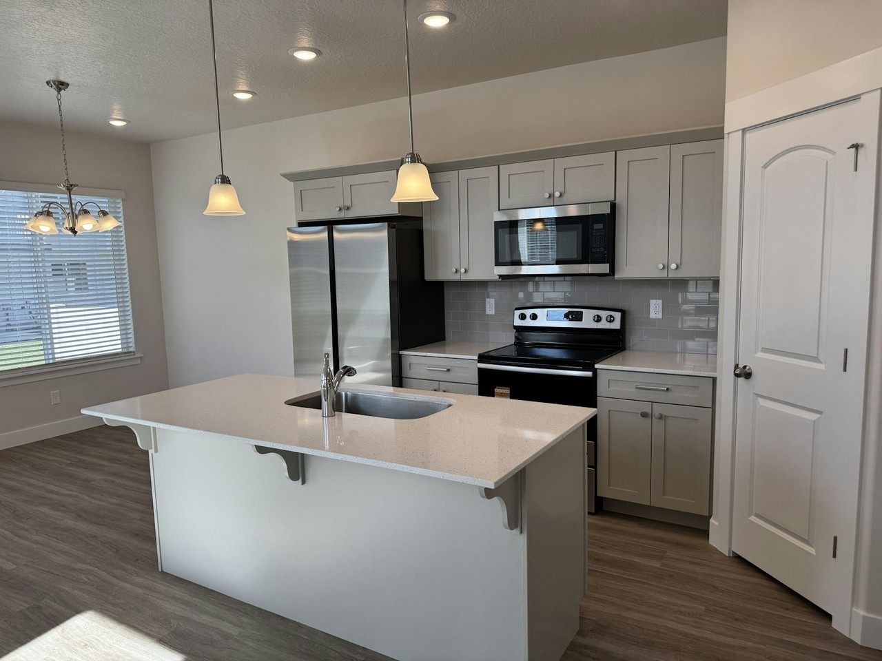 2841 Blue Dawn Lane - Photo 5 of 34
