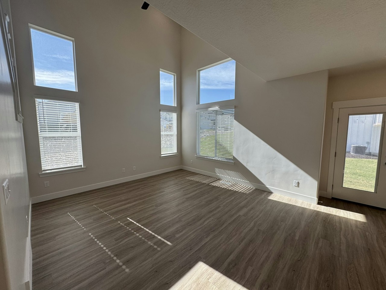 2841 Blue Dawn Lane - Photo 7 of 34