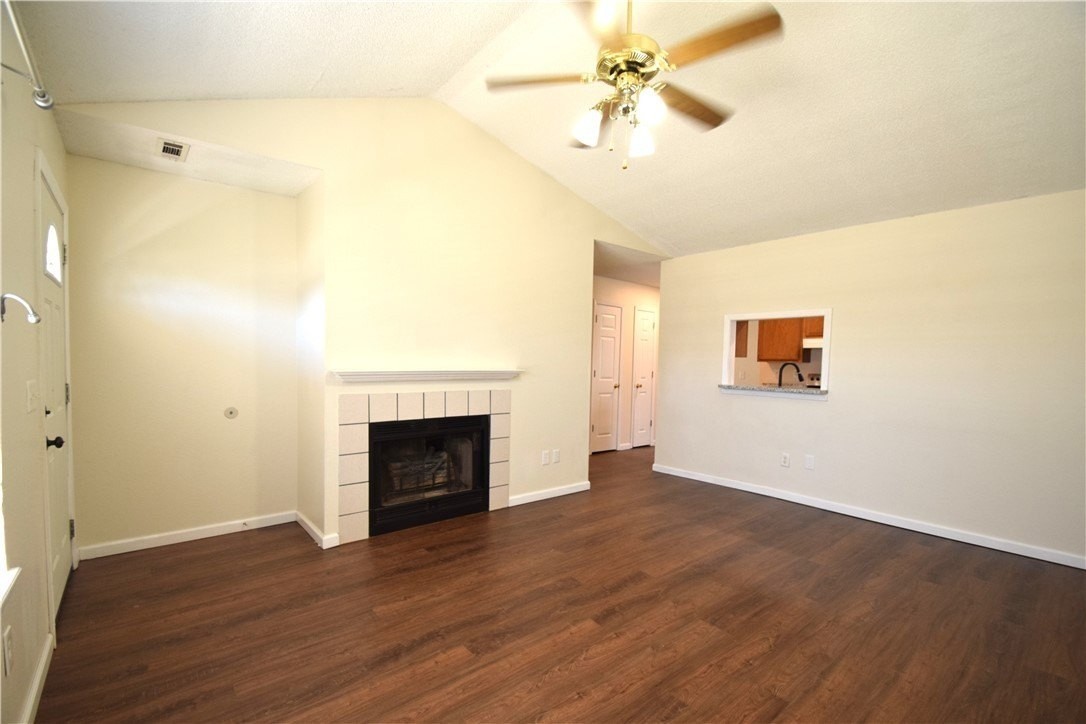 207 Se 16th St - Photo 2 of 21