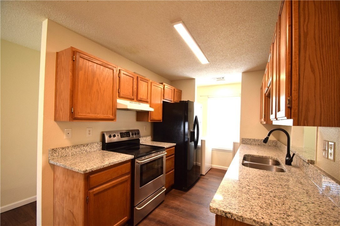 207 Se 16th St - Photo 3 of 21