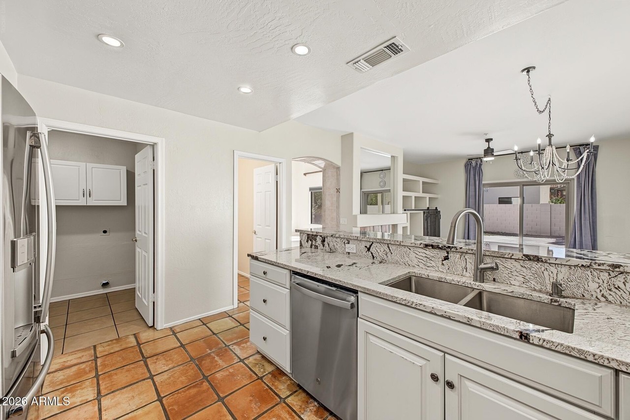10075 E Friess Dr - Photo 6 of 22